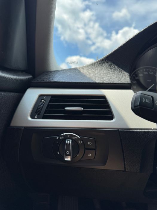 BMW e90 316d 2011