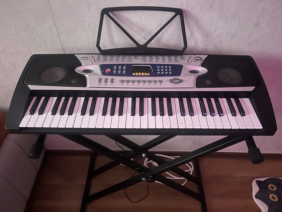 продам синтезатор