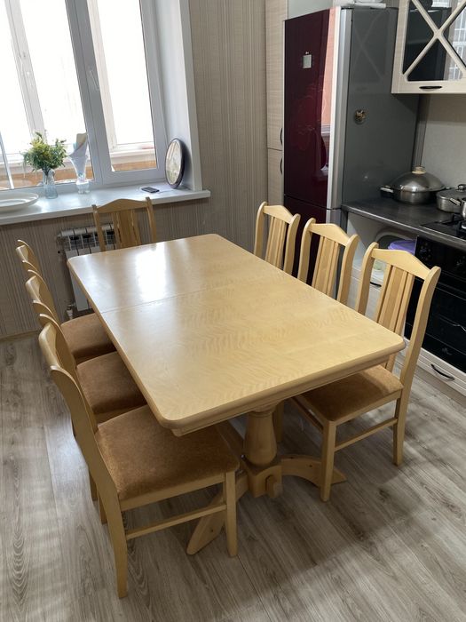 Гостевой стол со стульями