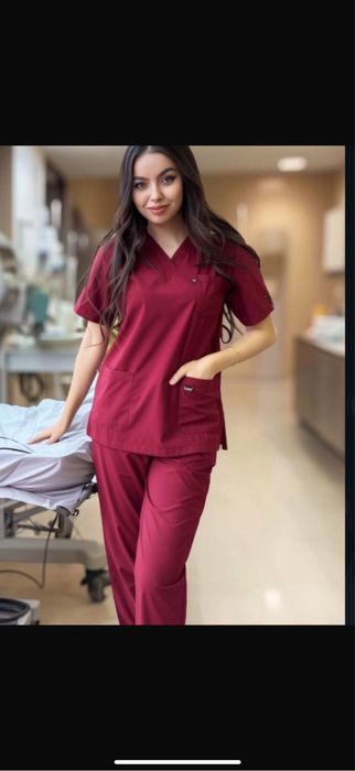 Продаю Медицинский костюм