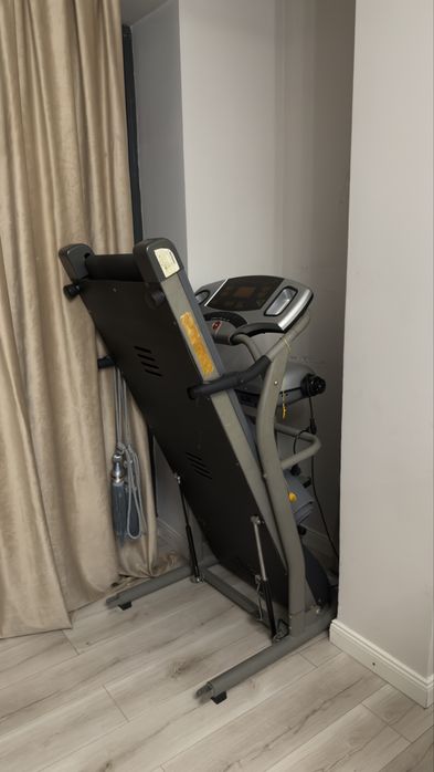 Продам беговую дорожку б/у