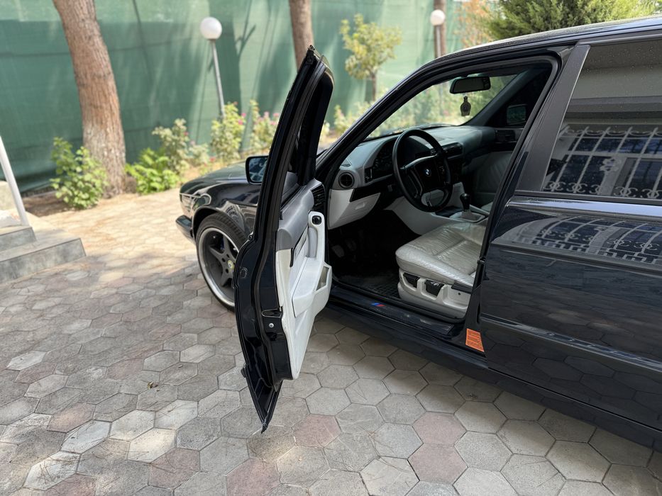 BMW E34 1995 M54B30 в бодром состоянии! Готова к новым приключениям!