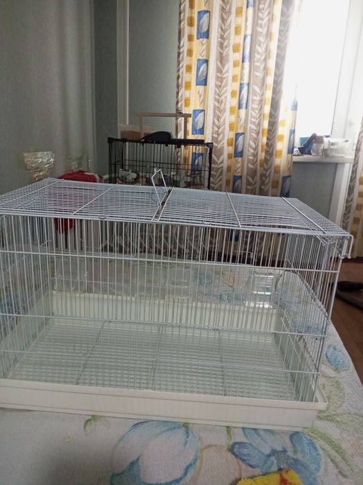 Продаеца клетка для попугаев