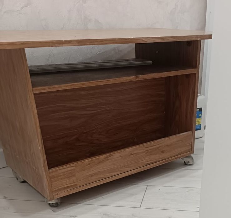 Столик журнальный