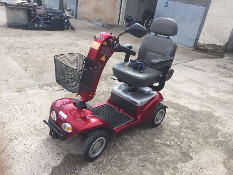 скутер за трудноподвижни хора или инвалиди