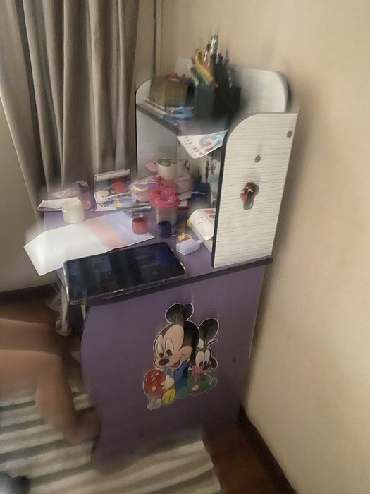 Продаеться стол детский