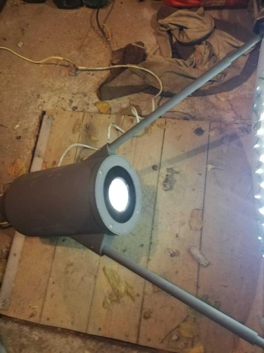 Бутиков уличен фенер.