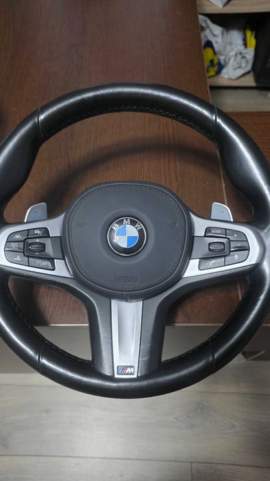 BMW M волан с подгряване и вибрации, предавки за задръстване G30 G05 G01