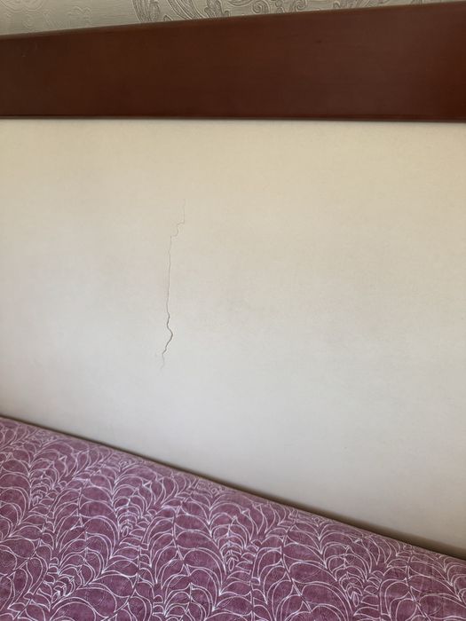 Продам кровать без матраса