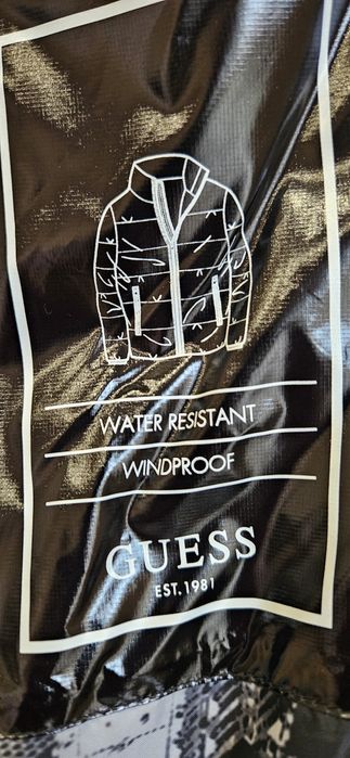 Зимно мъжко яке Guess