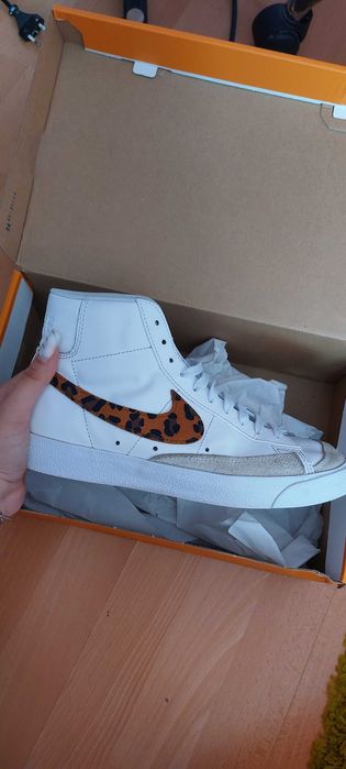 Pantofi Nike W BLAZER MID 77 SE