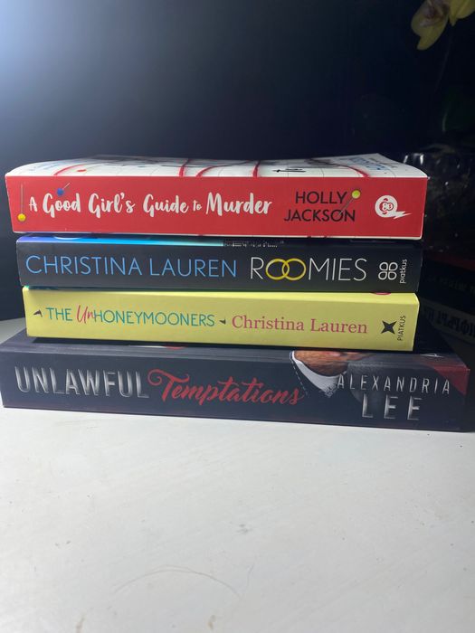 Романтика книги на английски език.