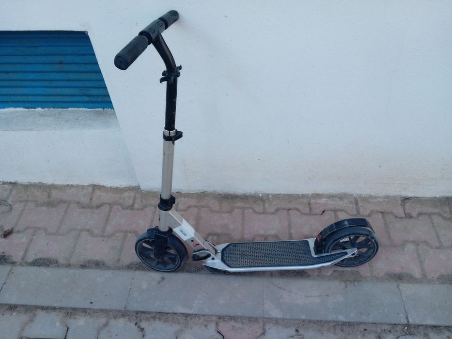 Vând trotineta  preț negociabil 14+
