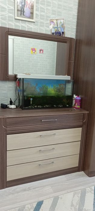 Продается шкаф и комод с зеркалом