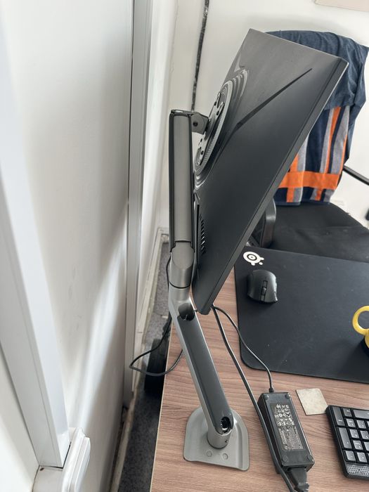 кронштейн для монитора