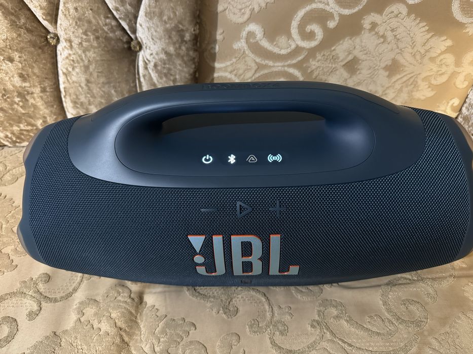 Продам JBL Boombox 4