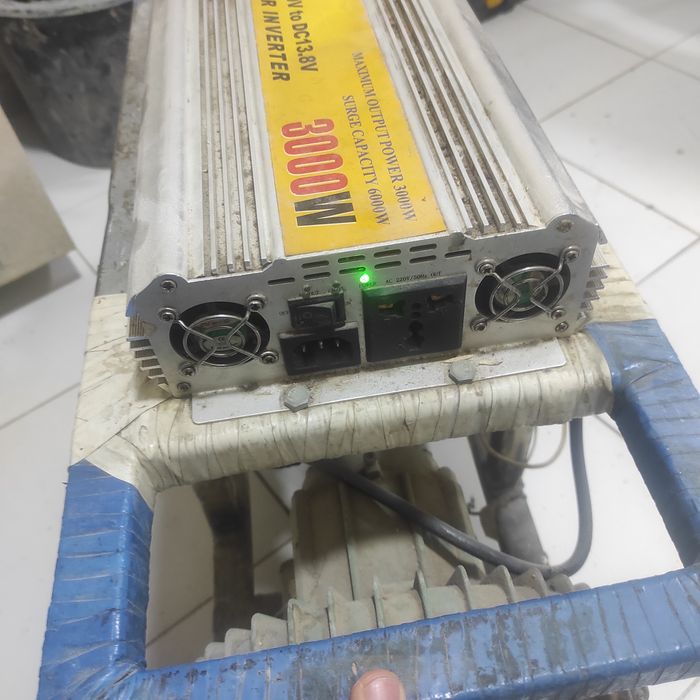 Мощный UPS inverter на 3кВт (3000вт) 220в само зарад акумлатор движок