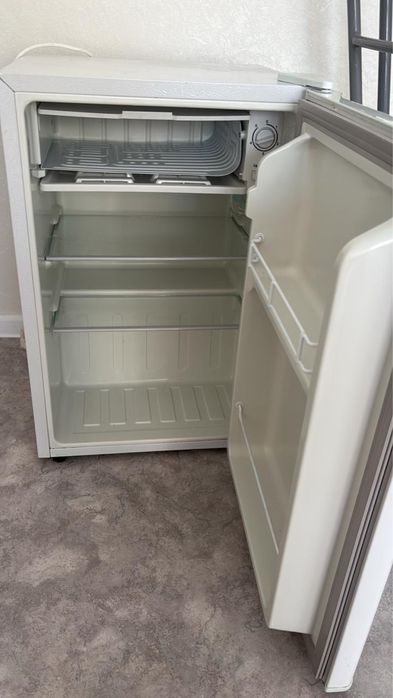 Продам компактный холодильник