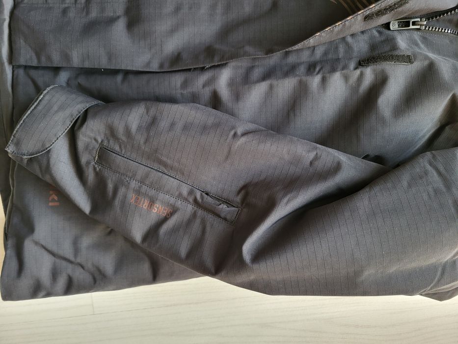 Продам новые куртки Volkl