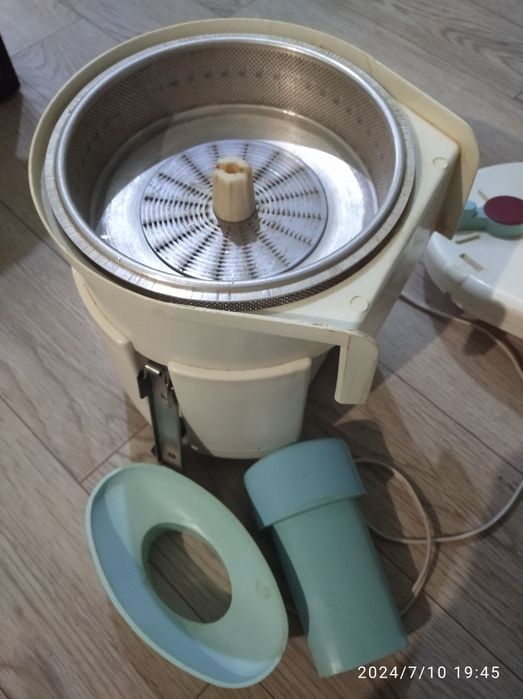 Продам Соковыжималку Жидек