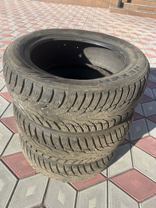 Зимние шины продам