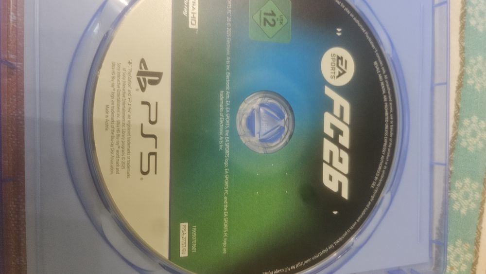 Продавам FC 26 PS 5