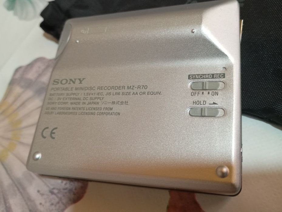 Sony MZ-R70 mini disc walkman