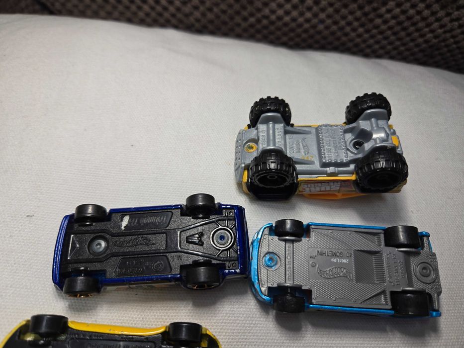 Лот колички Hot Wheels 7бр за 30лв.