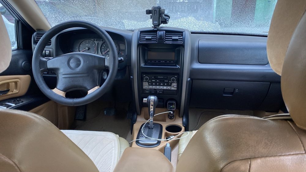 Продам Isuzu Axiom