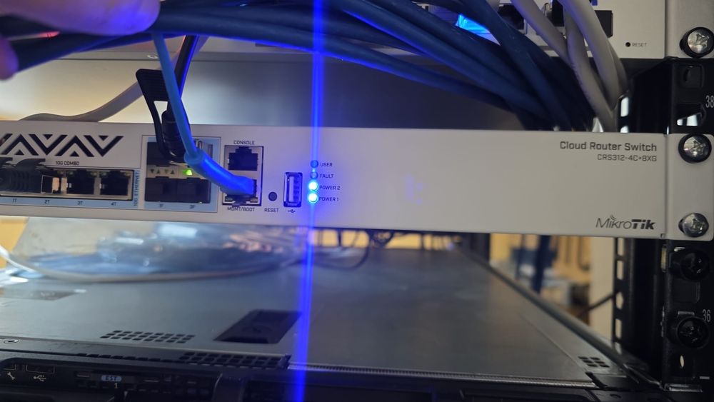 Switch MicroTik Cloud Router