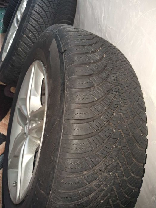 Cauciucuri de iarna aproape noi  genti aluminiu pt AUDI Q5  235/65/17