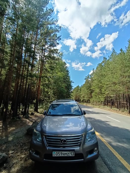 Lexus 570 Авто сел и поехал.