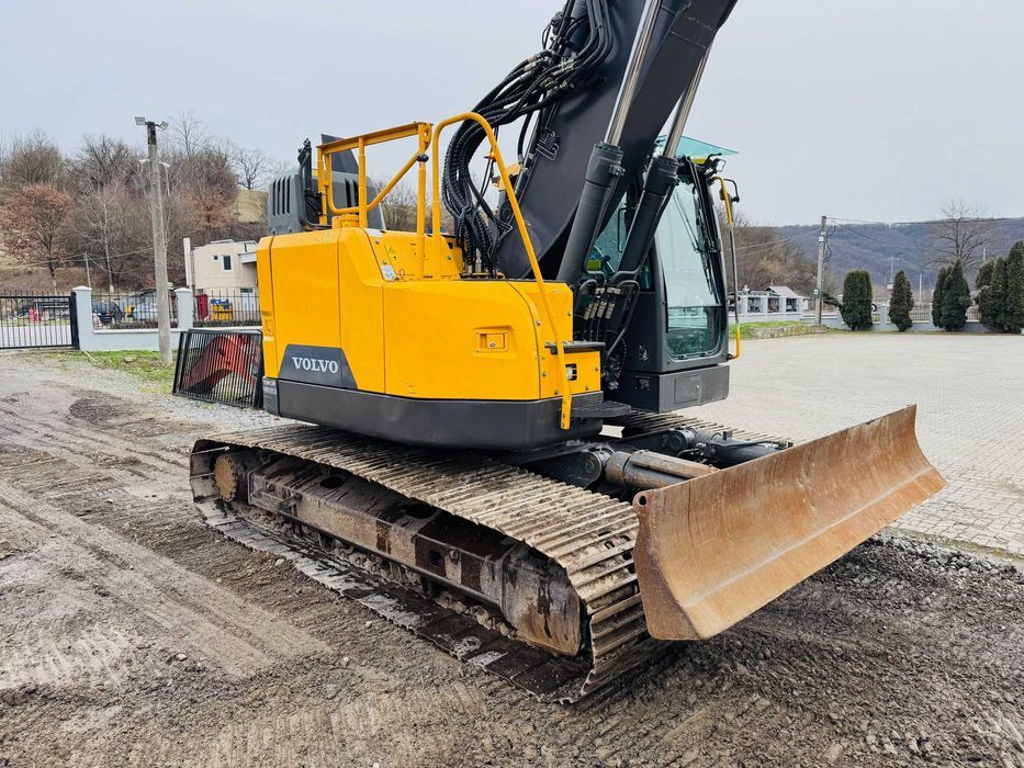 Excavator senile cu lama Volvo ECR 235 EL, an 2015, 26 tone, 3 cupe !