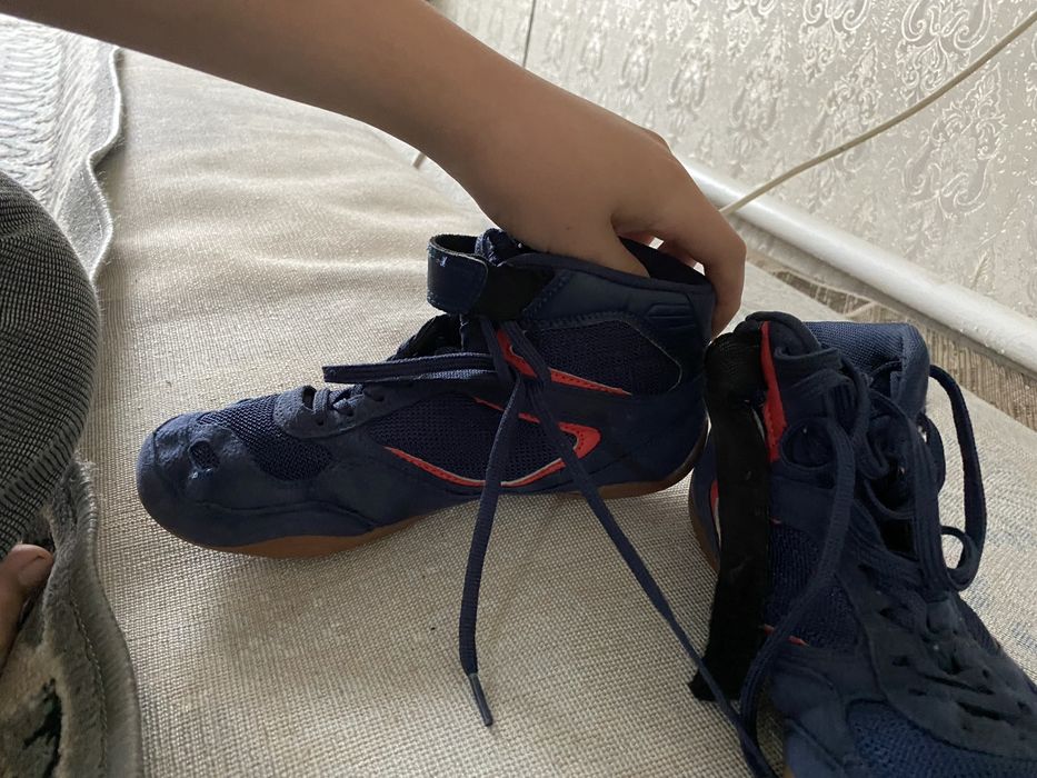 Продам борцовки DEMIX для борьбы отличное состояние!