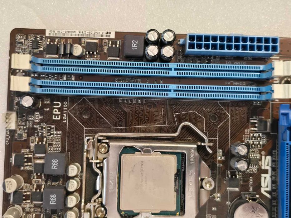 Placa de baza ASUS P8H61-M LX R2.0 + procesor Intel G2030