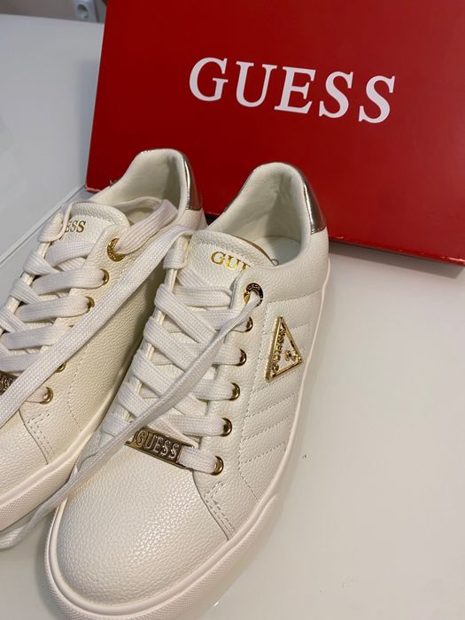 Пролетно Намаление  обувки на  Guess
