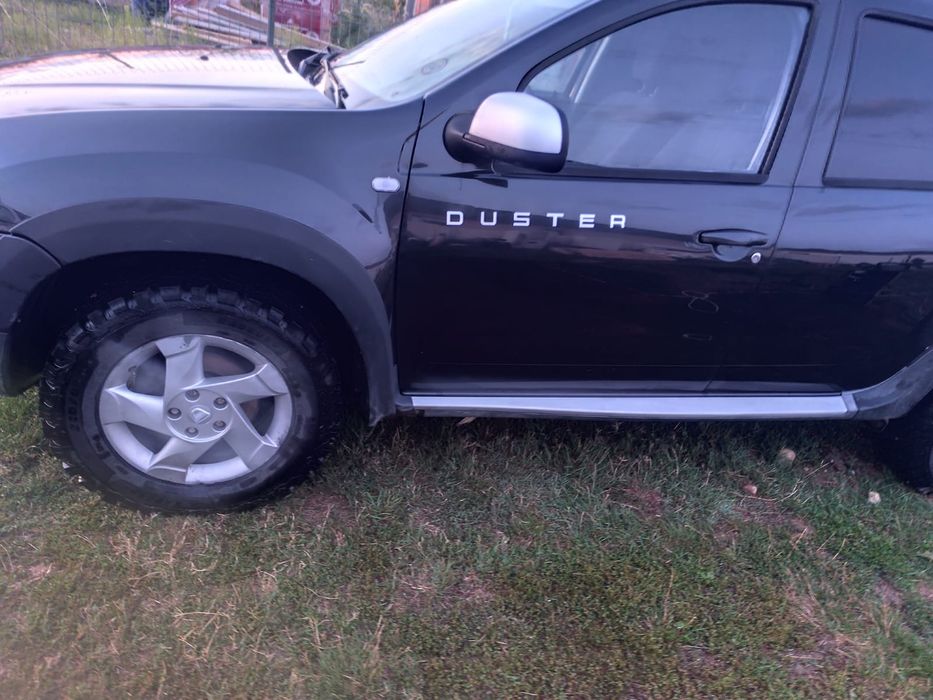Vând Dacia Duster