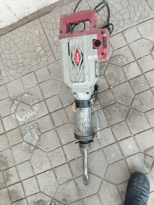 Отбойник зверь состояние отличное