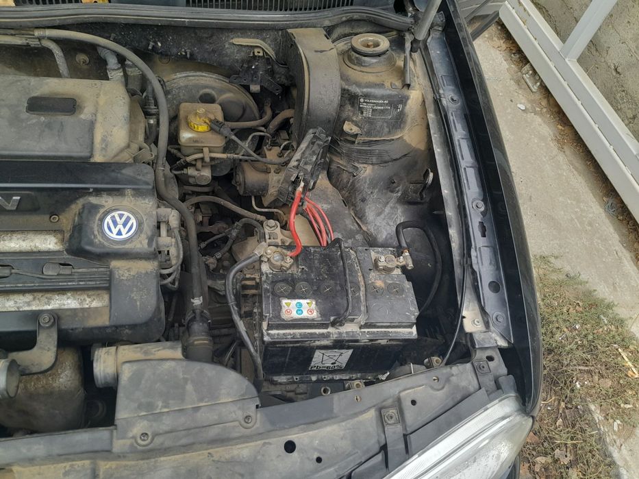 Dezmembrari  VW GOLF 4  1997  > 2006 1.4 16V Benzina