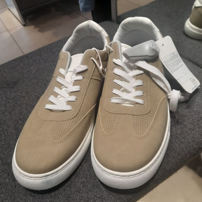 Продаются кроссовки, новые, 45размер, муж.