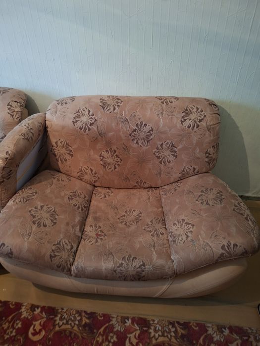 Отдам даром диван