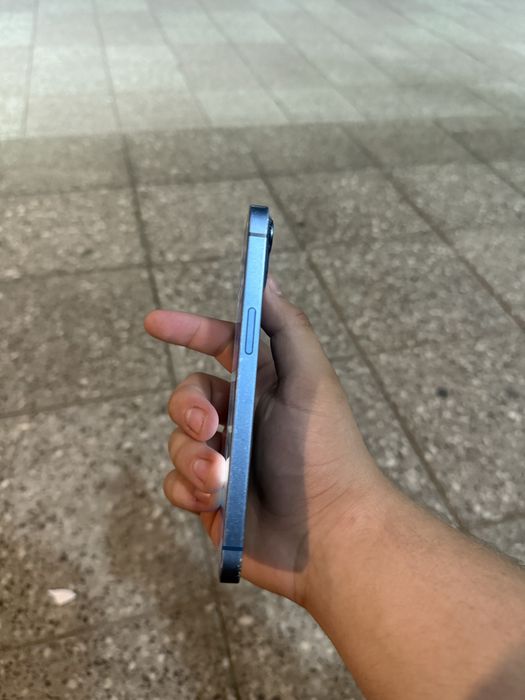 iPhone 13 128gb.