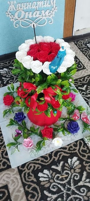 Xushboy sovunli suniy gullar