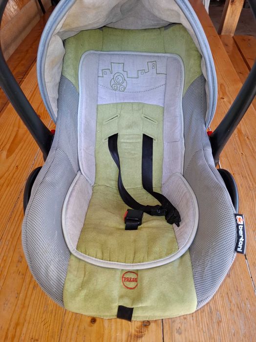 Две столчета за кола за 50 лв двете/ 0-18 кг