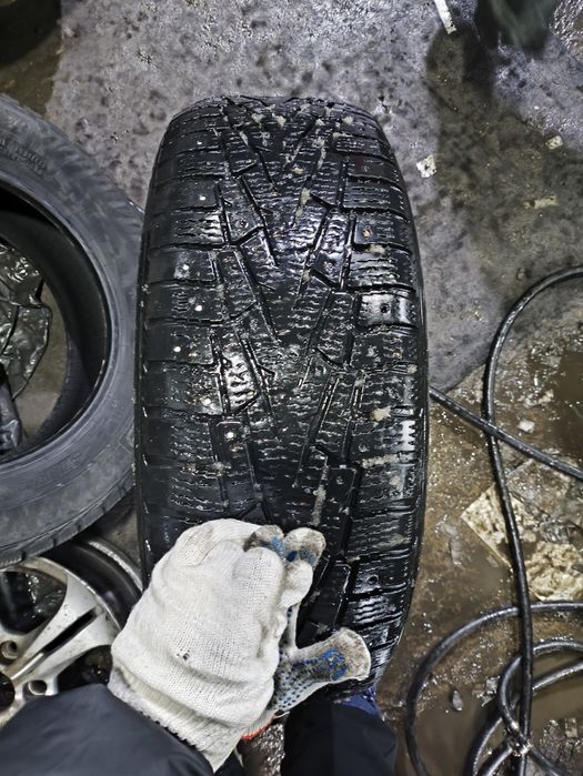 Продам резину 215/60/16