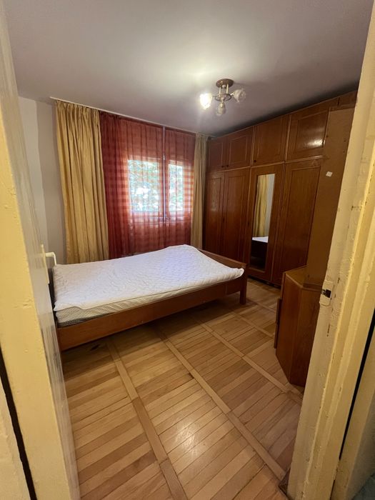Inchiriez apartament 3 camere zona Soarelui