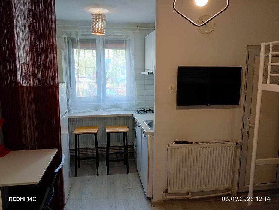 Garsoniera la 4 min de metrou Preciziei langa West Gate