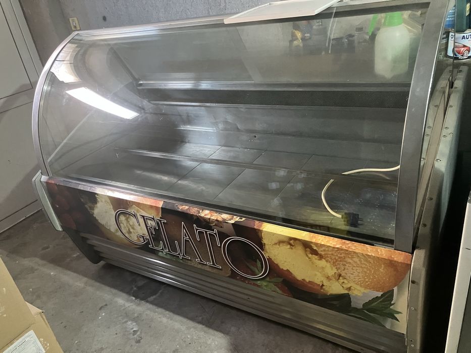 Витрина за сладолед 2броя