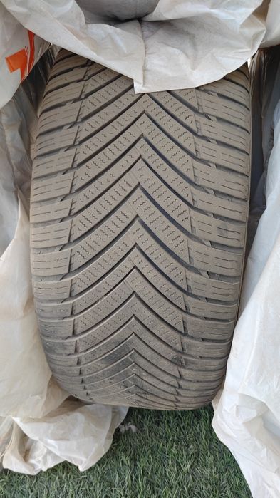 Продам шины всесезонки