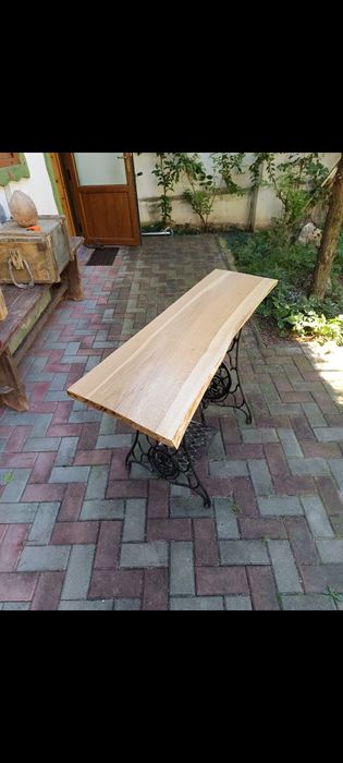 Masa , comoda sau suport lavoar blat stejar și mașină de cusut